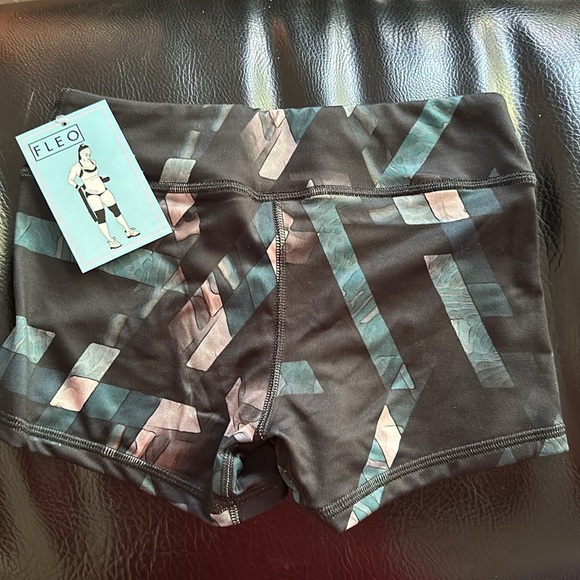 FLEO shorts - Picture 2 of 4